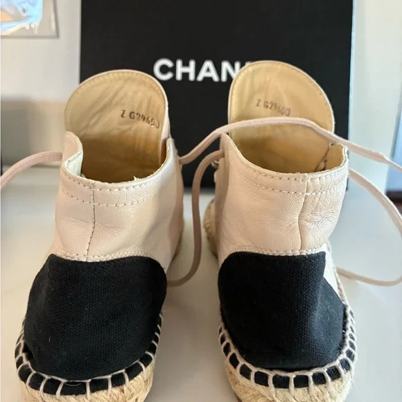CHANEL Women's Cream and Black Ankle Boots Espadrilles Leather With Box Sz 38 - Picture 3 of 8